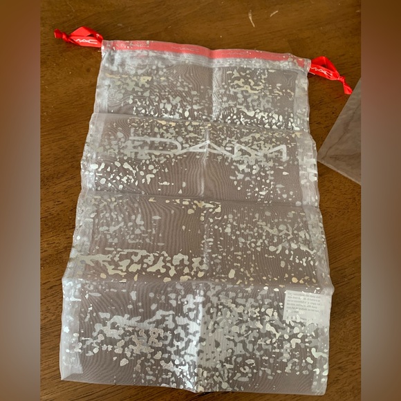 NWT Mac Cosmetics Large Gift Bag - Picture 7 of 8